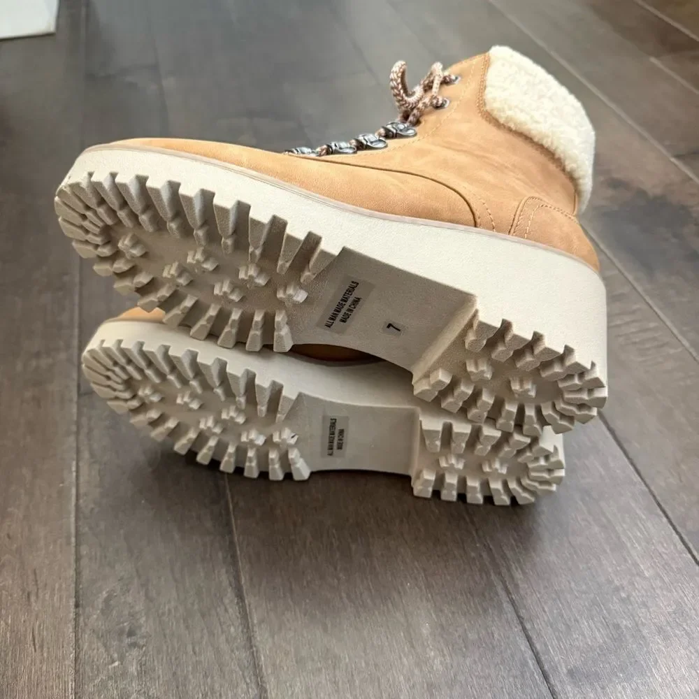 NEW Dolce Vita Russit Ankle Boots Hiking Winter Sherpa Camel 7 DV Women’s